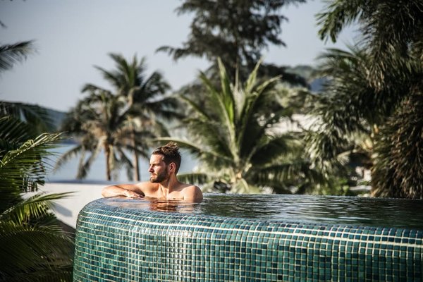 Luxe en petit format : Les mini-piscines gagnent en popularité